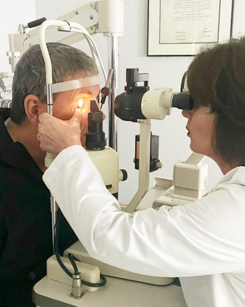 Revisando si tiene glaucoma el paciente